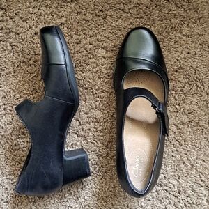 Clarks Artisan Maryjane Pump